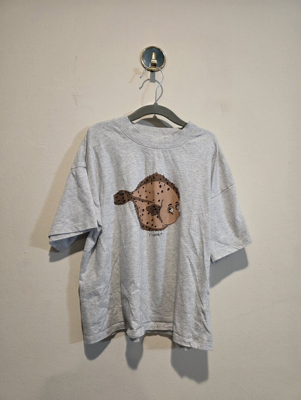 Mini Rodini Organic Cotton "Flundra" Flounder Fish Graphic T-Shirt | Size 7-9Y